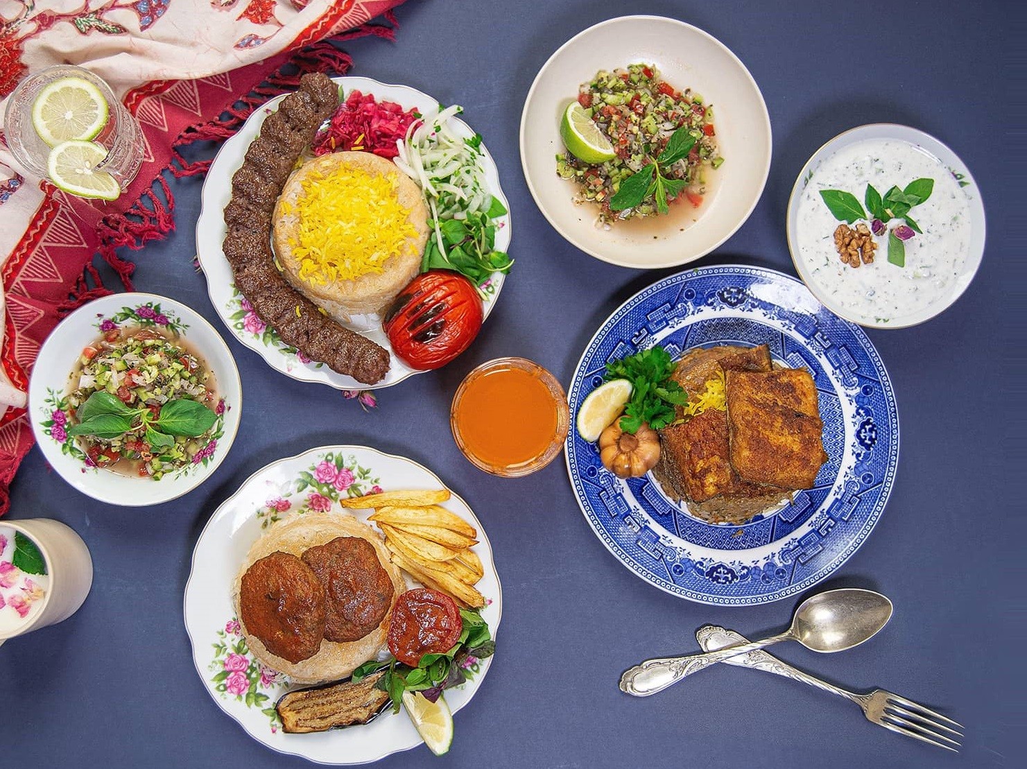 کترینگ صدرسان (شعبه فاطمی)