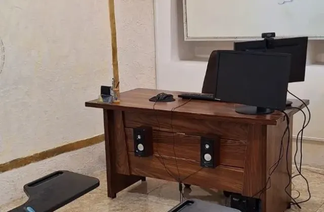آکادمی زبان کریم پور
