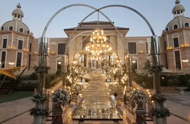 عمارت فاخر