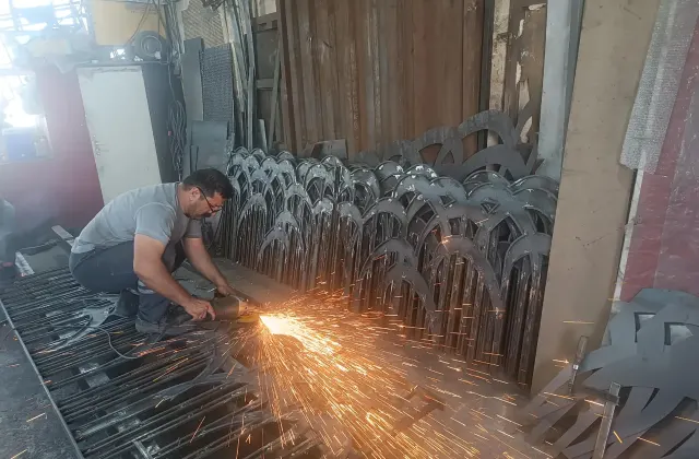 آهنگری برادران شهامت